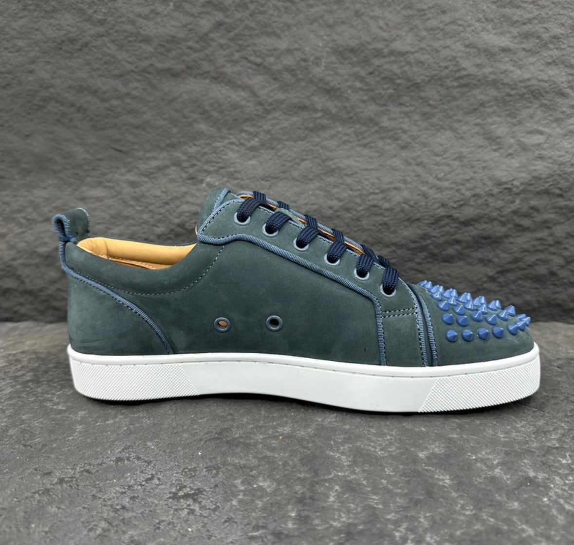 CHRISTIAN LOUBOUTIN